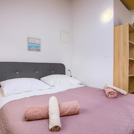 Prima Insula Glamping Hotel Brusici ภายนอก รูปภาพ