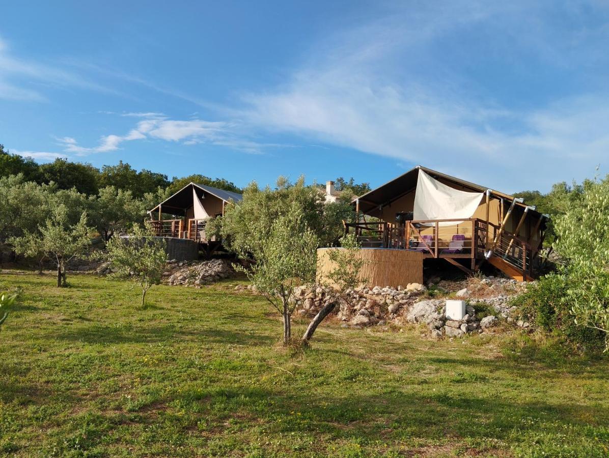 Prima Insula Glamping Hotel Brusici ภายนอก รูปภาพ
