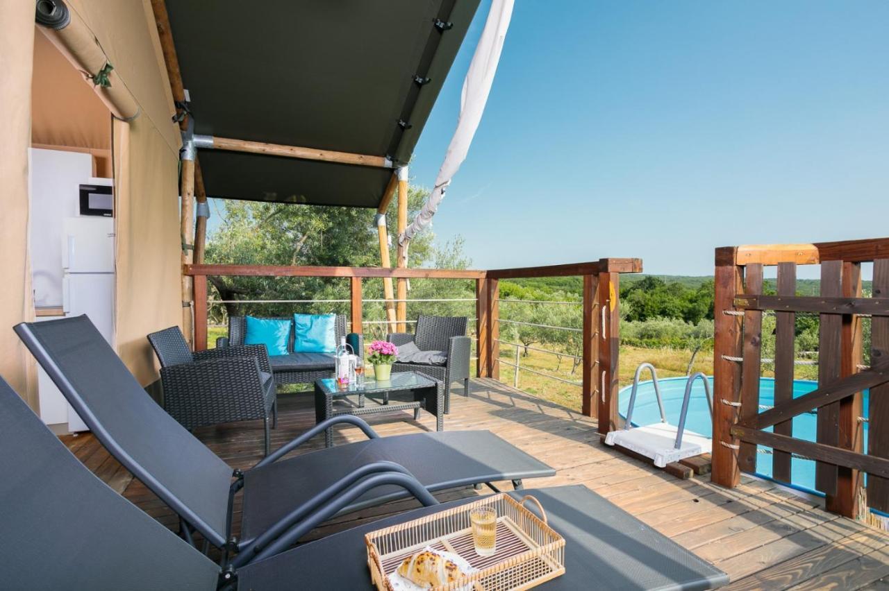 Prima Insula Glamping Hotel Brusici ภายนอก รูปภาพ