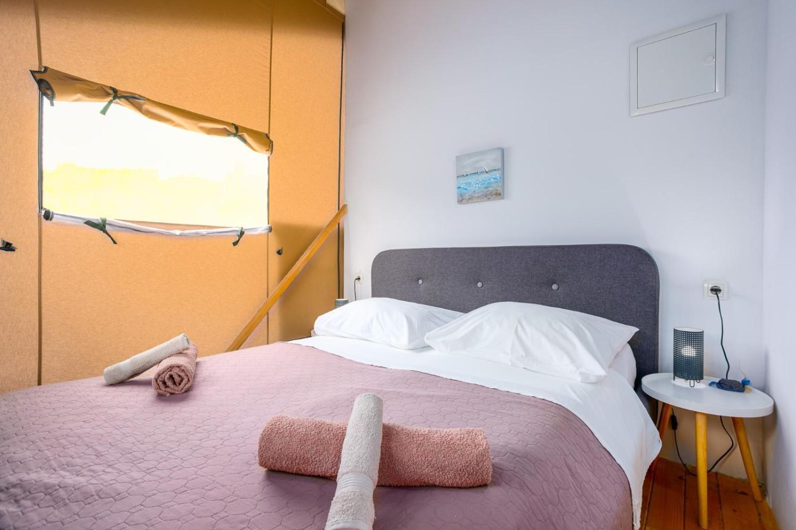 Prima Insula Glamping Hotel Brusici ภายนอก รูปภาพ