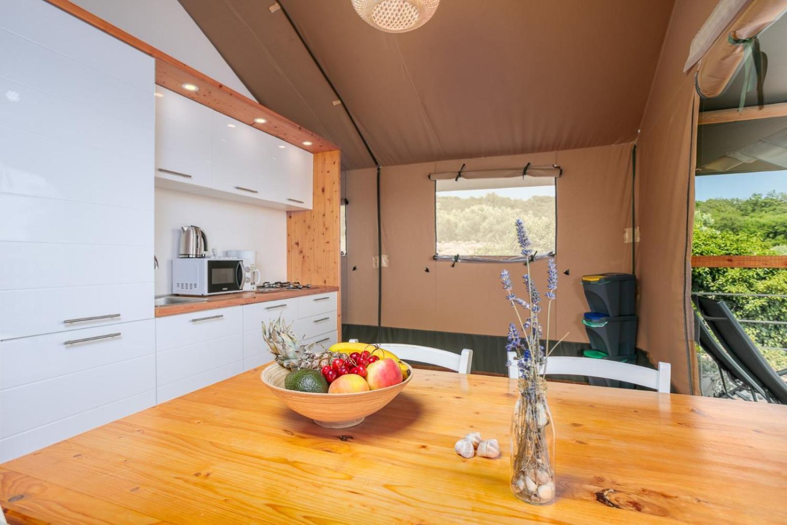 Prima Insula Glamping Hotel Brusici ภายนอก รูปภาพ