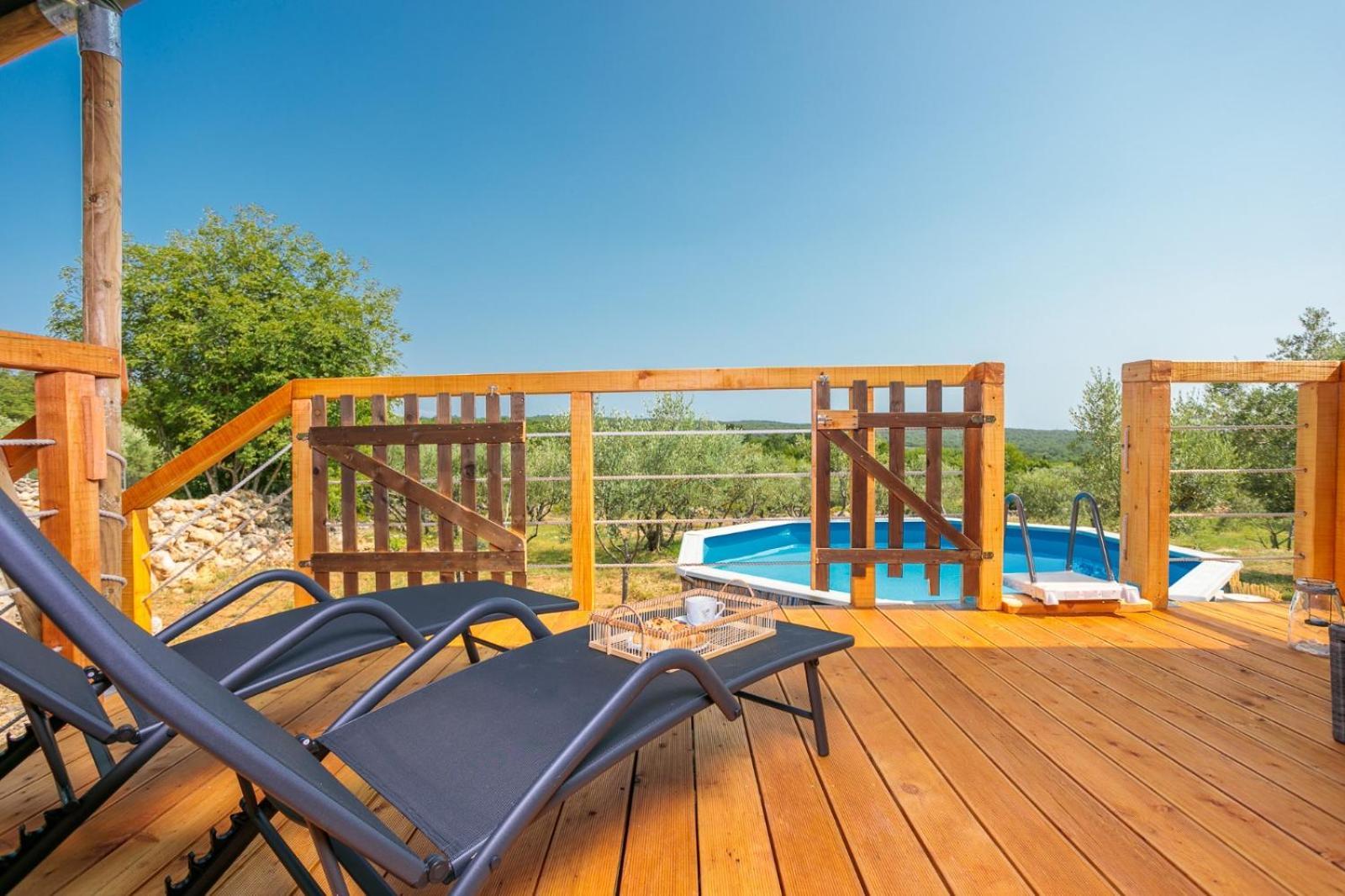 Prima Insula Glamping Hotel Brusici ภายนอก รูปภาพ