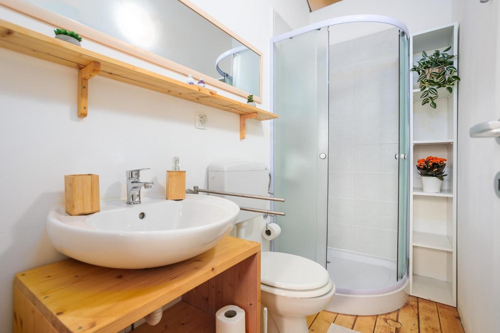 Prima Insula Glamping Hotel Brusici ภายนอก รูปภาพ